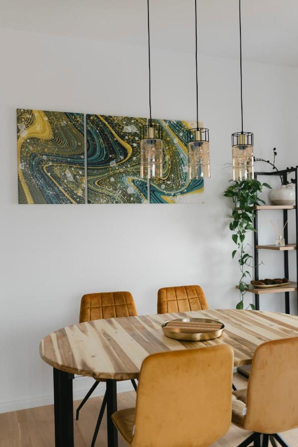 The Forest - Luxe Central Apt With Free Secured Parking 布拉索夫 外观 照片