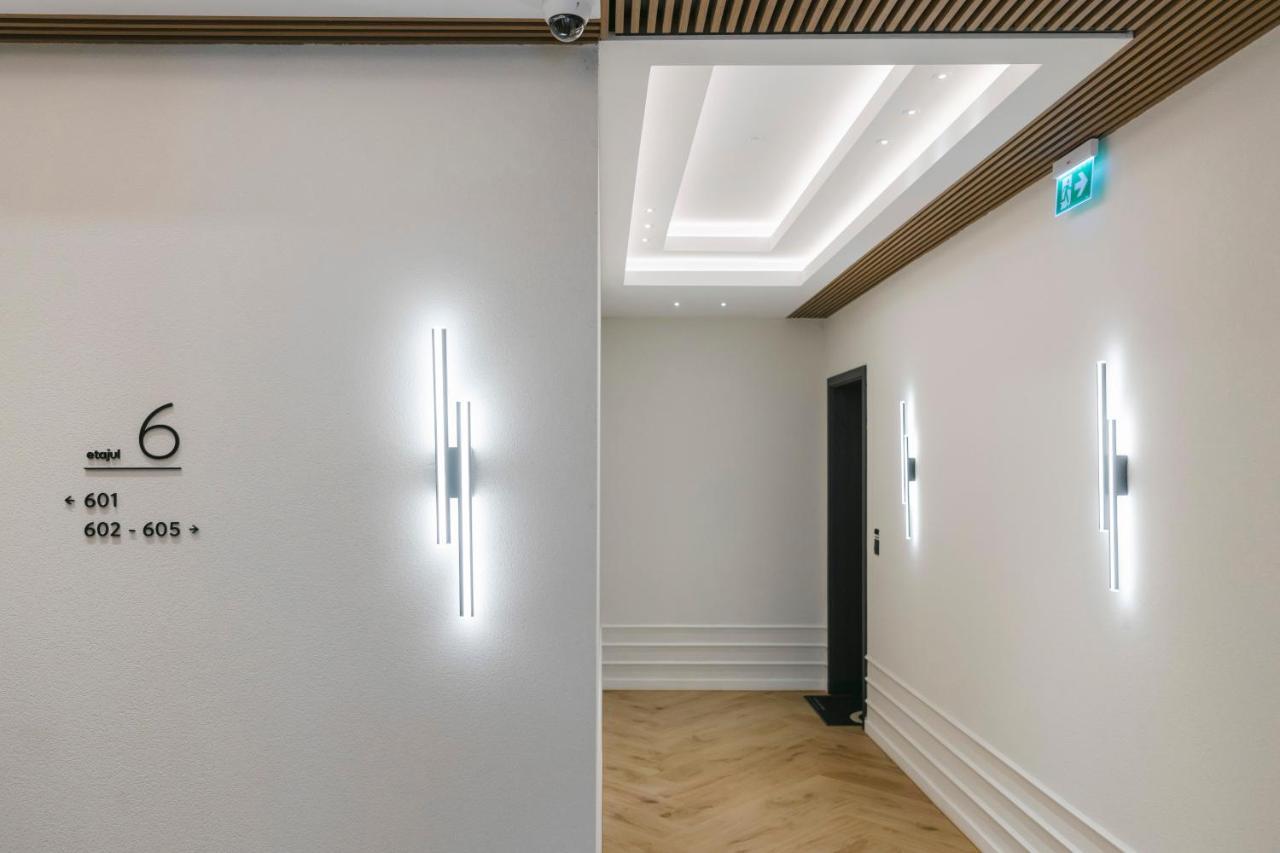 The Forest - Luxe Central Apt With Free Secured Parking 布拉索夫 外观 照片