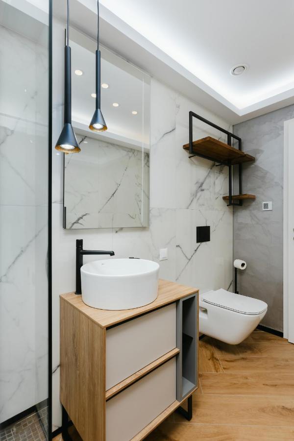The Forest - Luxe Central Apt With Free Secured Parking 布拉索夫 外观 照片