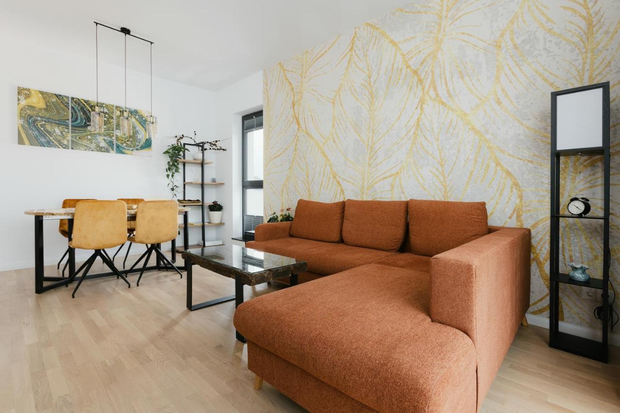 The Forest - Luxe Central Apt With Free Secured Parking 布拉索夫 外观 照片