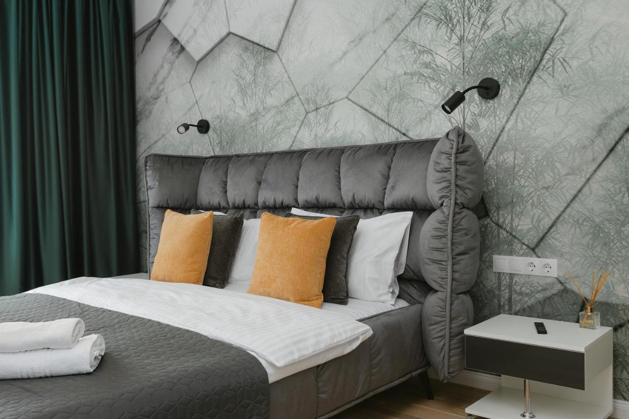 The Forest - Luxe Central Apt With Free Secured Parking 布拉索夫 外观 照片